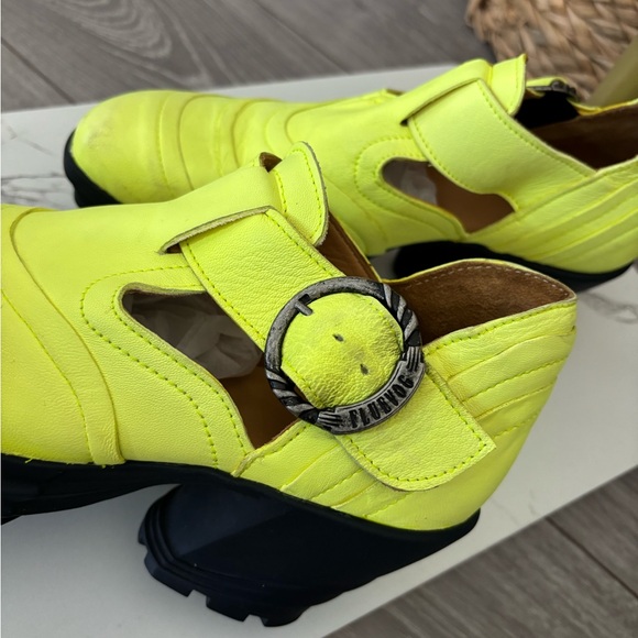 John Fluevog Shoes - Picture 5 of 15